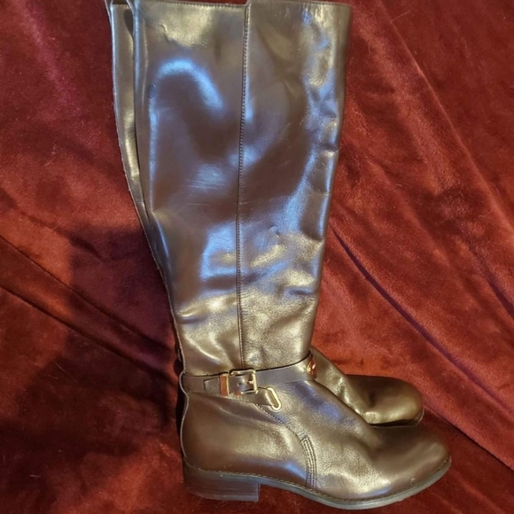 Micheal Kors Boots - Picture 2 of 5